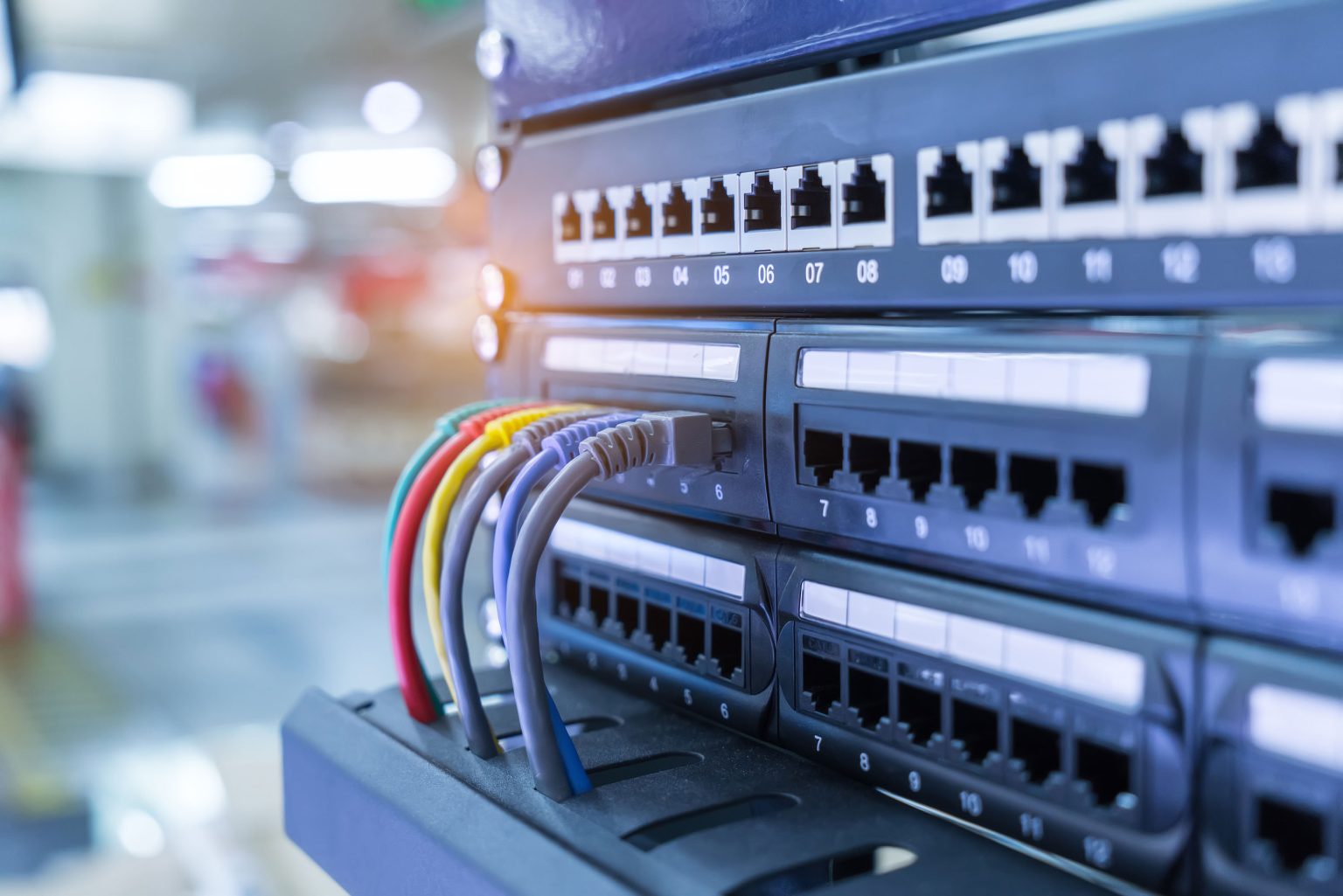 cisco-datacenter-cables-router-wires